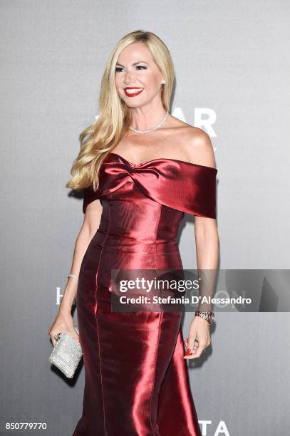 Federica Panicucci walks the red carpet of amfAR Gala Milano on September 21, 2017 in Milan, Italy.