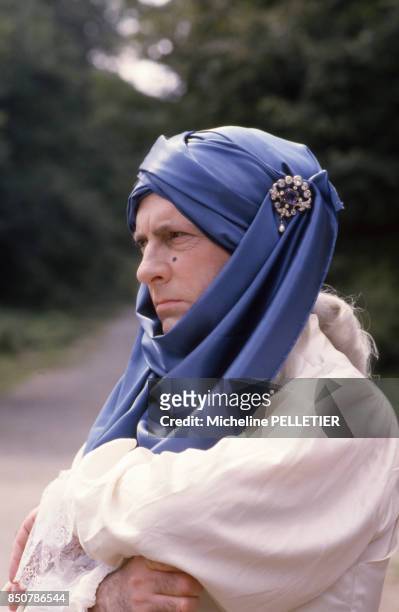 Jean Poiret sur le tournage du film 'Liberté, Égalité, Choucroute' réalisé par Jean Yanne en septembre 1984, France.
