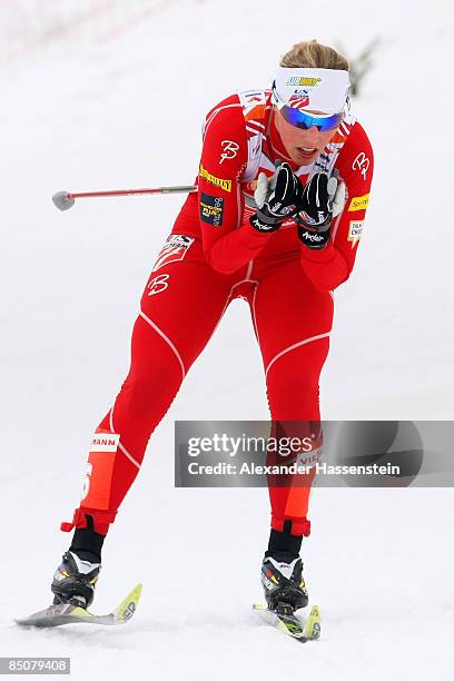 Kikkan Randall of USA competes during the Ladies Cross Country Team Sprint at the FIS Nordic World Ski Championships 2009 on February 25, 2009 in...