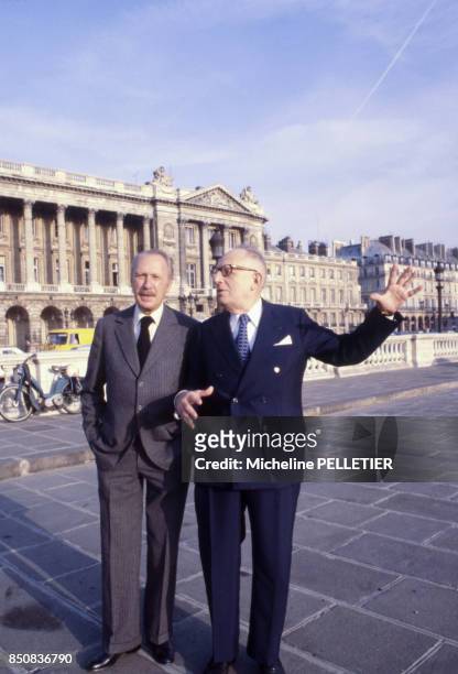 Jean Dutourd et Maurice Schumann à Paris en 1979, France.