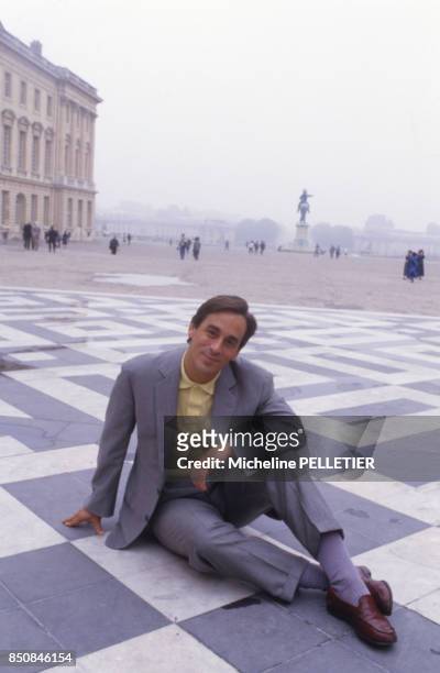 Le journaliste et producteur de télévison Thierry Ardisson au Château de Versailles en octobre 1986, France.
