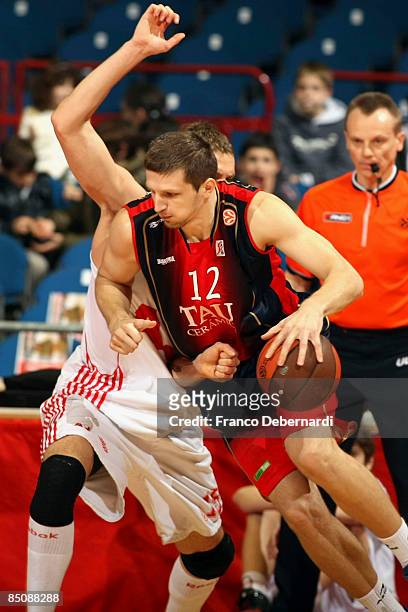 Mirza Teletovic, #12 of TAU Ceramica in action during the Euroleague Basketball Last 16 Game 4 match between Armani Jeans Milano v Tau Ceramica on...