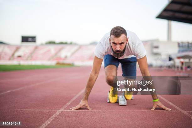 preparación para el campeonato - línea de salida fotografías e imágenes de stock