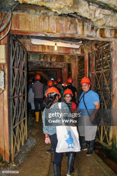 Visitors entering the El Sexmo mine. ZarumA Ecuador.