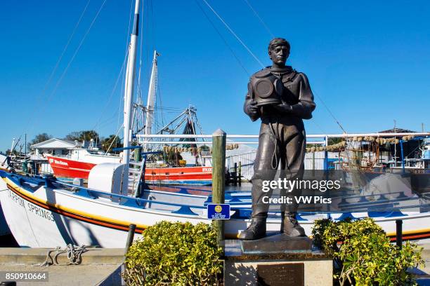 Sponge Diver Memorial Statue, In Memory of the Spongers of Tarpon Springs. This city is known as the 'sponge capital of the world,' Florida, United...