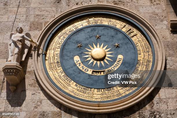 Astronomical clock on clock tower, Messina Cathedral, Piazza Del Duomo, Messina, Sicily, Italy.