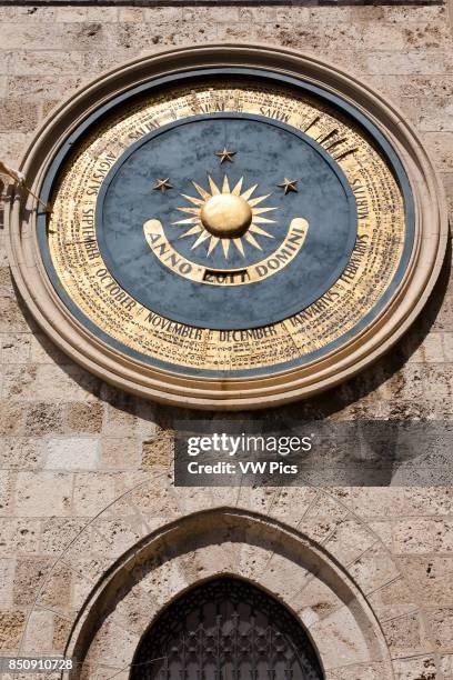 Astronomical clock on clock tower, Messina Cathedral, Piazza Del Duomo, Messina, Sicily, Italy.