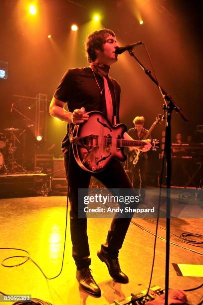 Photo of COURTEENERS and Liam FRAY, Liam Fray performing on stage