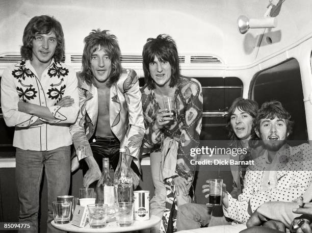 Photo of Kenney JONES and FACES and Ronnie LANE and Ian McLAGAN and Ronnie WOOD and Ron WOOD and Rod STEWART; L-R: Kenney Jones, Rod Stewart, Ron...