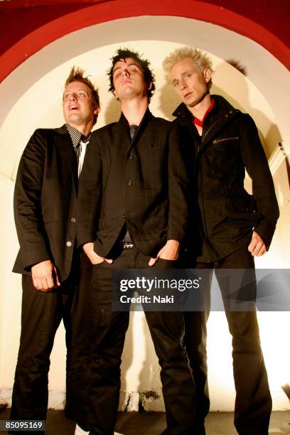 Photo of Mike DIRNT and Billie Joe ARMSTRONG and Tre COOL and GREEN DAY; Posed group portrait L-R Tre Cool, Billie Joe Armstrong and Mike Dirnt