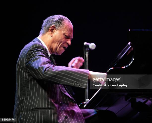 Tyner Mccoy Tyner Photos and Premium High Res Pictures - Getty Images