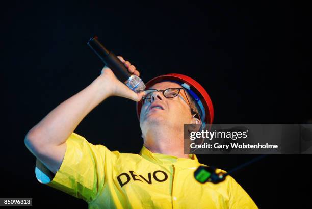 Photo of DEVO and Mark MOTHERSBAUGH, Mark Mothersbaugh performing on stage