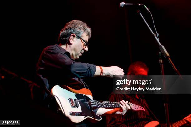 Photo of 10CC and Graham GOULDMAN and Mike STEVENS, Graham Gouldman and Mike Stevens peforming live onstage