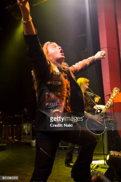 Photo of HELLOWEEN and Andi DERIS, Andi Deris performing on stage