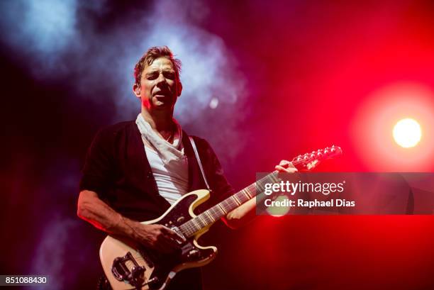 Jamie Hince from The Kills perfoms at day 4 of Rock in Rio on September 21, 2017 in Rio de Janeiro, Brazil.