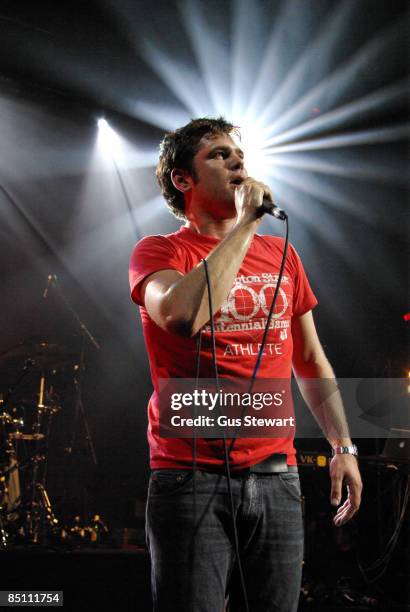 Photo of SCOUTING FOR GIRLS and Roy STRIDE, Roy Stride performing on stage