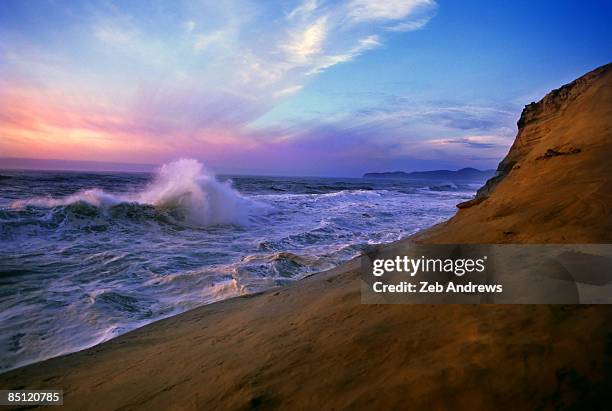 a stormy ocean along cape kiwanda - tillamook county stock-fotos und bilder