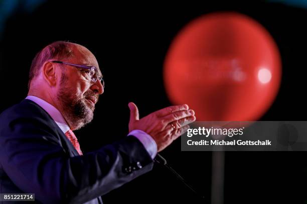 German Social Democrat chancellor candidate Martin Schulz campaigns on September 21, 2017 in Cologne, Germany. Germany will hold federal elections on...