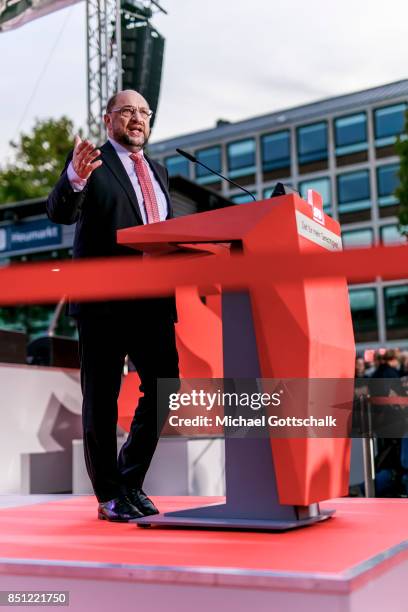 German Social Democrat chancellor candidate Martin Schulz campaigns on September 21, 2017 in Cologne, Germany. Germany will hold federal elections on...