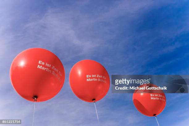 Balloons reading It's Time for Martin Schulz or Es ist Zeit fuer Martin Schulz during SPD electoral campaign on September 21, 2017 in Cologne,...