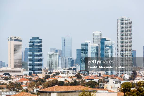 tel aviv cityscape with modern skyscrapers, israel - tel aviv photos et images de collection