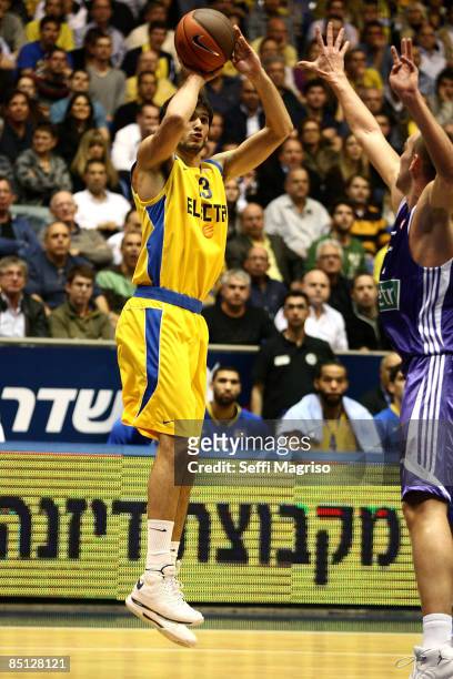Omri Casspi, #13 of Maccabi Electra in action during the Euroleague Basketball Last 16 Game 4 match between Maccabi Electra Tel Aviv v Real Madrid on...