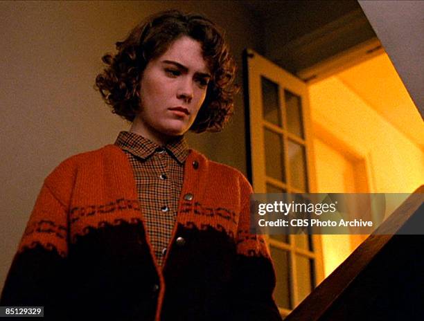 American actress Lara Flynn Boyle stars as Donna Hayward in the pilot episode screen grab of the David Lynch created television series 'Twin Peaks'.