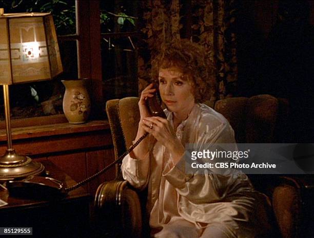 Piper Laurie as Catherine Martell from the pilot episode screen grab of the hit television series 'Twin Peaks', 1990.