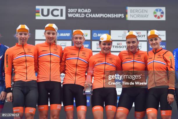 90th Road World Championships 2017 / Women Junior Road Race Podium / Team Netherlands / 1st Nations Cup Prize / Rozemarijn AMMERLAAN / Anne DE RUITER...