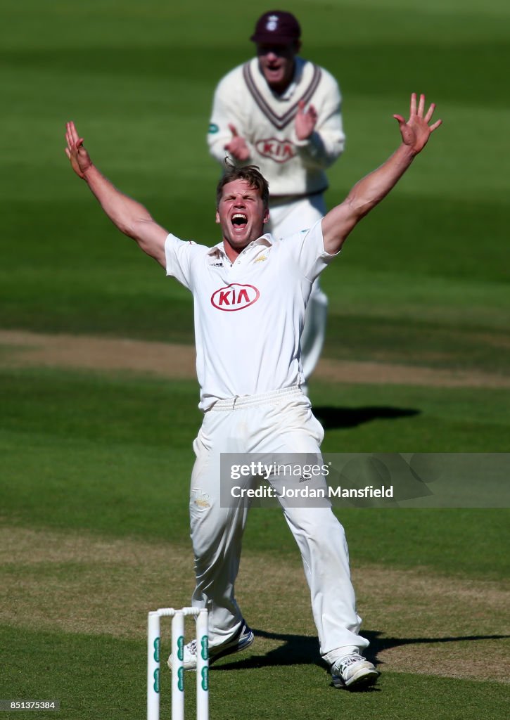 Surrey v Somerset - Specsavers County Championship: Division One