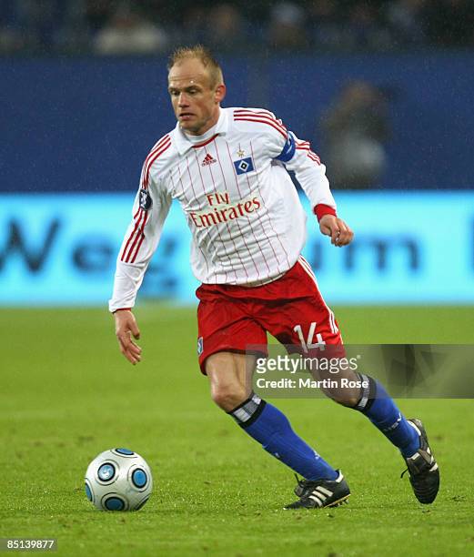 David Jarolim of Hamburg runs with the ball during the UEFA Cup Round of 32 second leg match between Hamburger SV and NEC Nijmegen at the HSH...