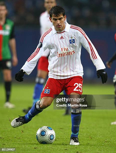 Tomas Rincon of Hamburg runs with the ball during the UEFA Cup Round of 32 second leg match between Hamburger SV and NEC Nijmegen at the HSH Nordbank...