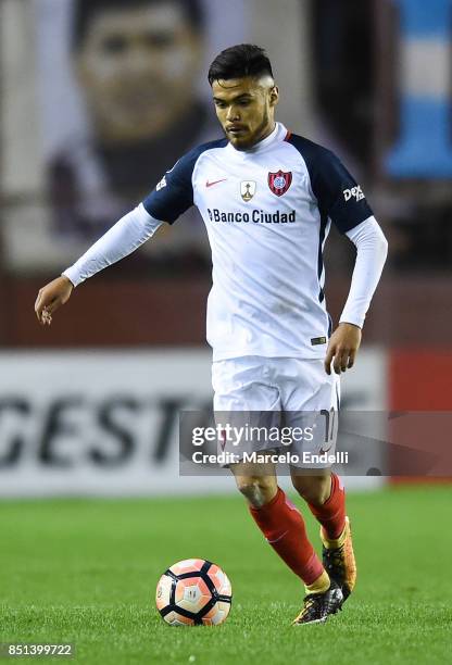 Paulo Diaz of San Lorenzo drives the ball during the second leg match between Lanus and San Lorenzo as part of the quarter finals of Copa Conmebol...