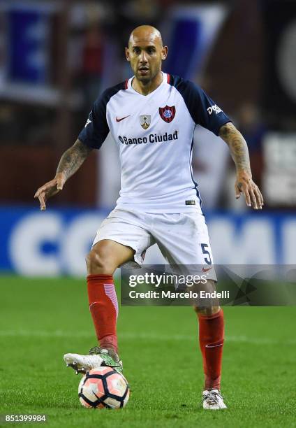 Juan Mercier of San Lorenzo controls the ball during the second leg match between Lanus and San Lorenzo as part of the quarter finals of Copa...