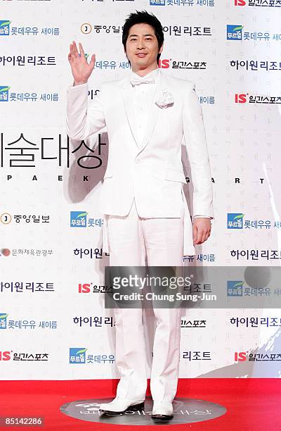 Actor Kang Ji-Hwan attends the 45th PaekSang Art Awards at the Olympic Hall on February 27, 2009 in Seoul, South Korea.