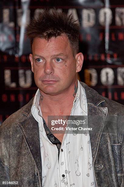 Professional wrestler Ian Richard Hodgkinson "El Vampiro Canadiense" attends the premiere of "The Wrestler" at Cinemex Antara on February 26, 2009 in...