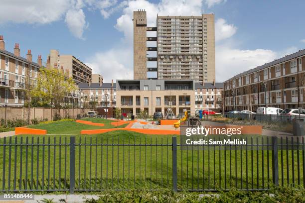 Balfron Tower on 27th April 2016 in London, United Kingdom. The architecturally important Balfron Tower is a 26-storey residential building in...