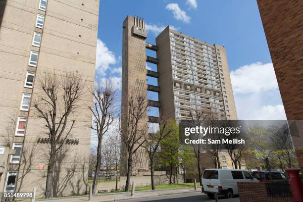 Carradale House next to Balfron Tower on 27th April 2016 in London, United Kingdom. The architecturally important Balfron Tower is a 26-storey...