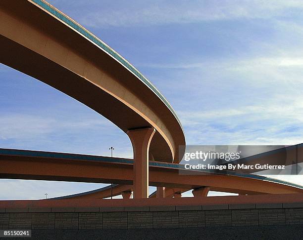 i-25/i-40 interchange in albuquerque - cruce de autopista fotografías e imágenes de stock