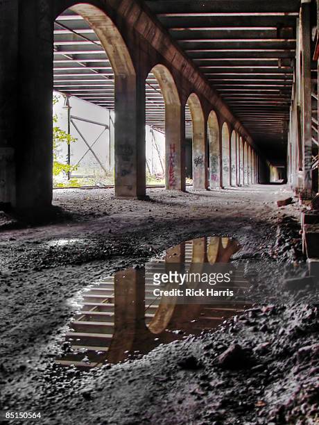 abandoned subway, rochester, new york - rochester bundesstaat new york stock-fotos und bilder