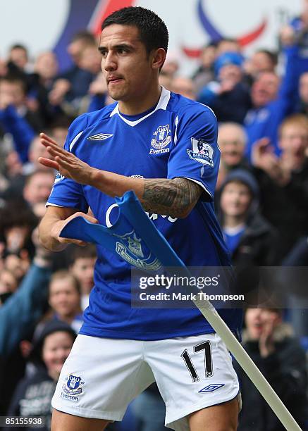 Tim Cahill of Everton celebrates his goal during the Barclays Premier League match between Everton and West Bromwich Albion at Goodison Park on...