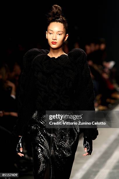 Model Daniela De Jesuswalks the runway in the Iceberg show during Milan Fashion Week Womenswear Autumn/Winter 2009 on February 28, 2009 in Milan,...