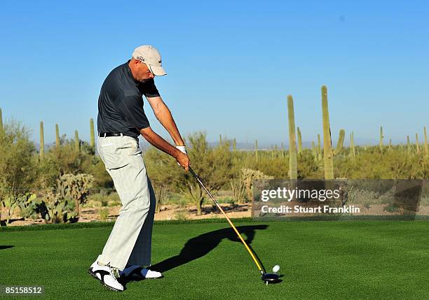 Stewart Cink of USA plays his tee shot on the fourth hole during the quarter final round of Accenture Match Play Championships at Ritz - Carlton Golf...