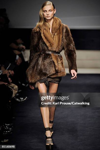 Model walks the runway at the Alessandro Dell'Acqua fashion show during Milan Fashion Week Womenswear Autumn/Winter 2009 on February 28, 2009 in...