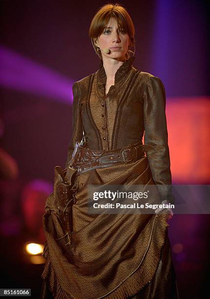 Singer Anais performs on stage during the 'Les Victoires de la Musique' at the Le Zenith on February 28, 2009 in Paris, France.