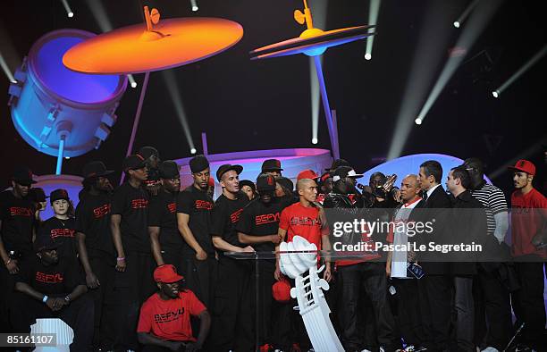 Poris Raper 15 photos et images haute résolution de Rapper Sefyu - Getty Images