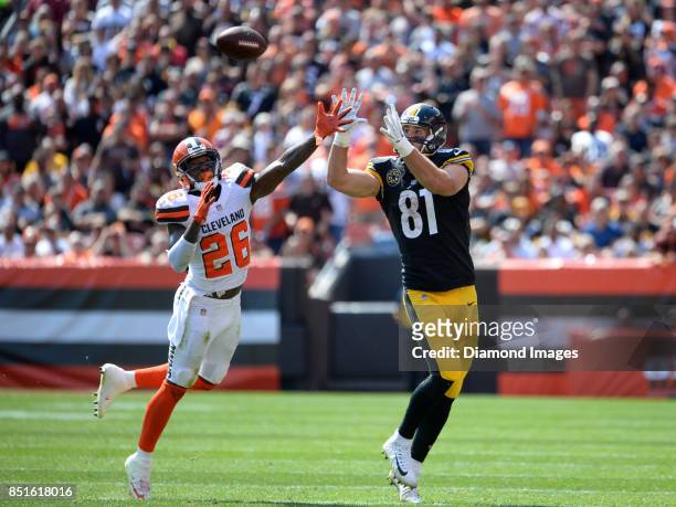 Safety Derrick Kindred of the Cleveland Browns defends a pass intended for tight end Jesse James of the Pittsburgh Steelers in the second quarter of...