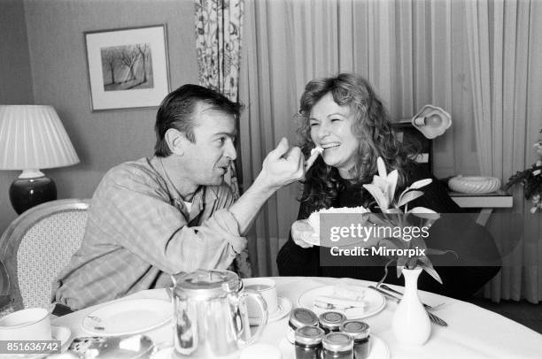 Having tea at St James Club are Julie Walters and Ian Charleson, 6th February 1986.
