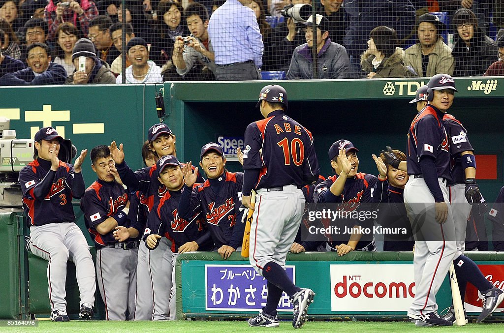 Japan v Yomiuri Giants