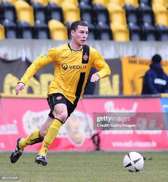 Thomas Broeker of Dynamo Dresden in action during the 3. Liga match between Dynamo Dresden and Kickers Offenbach at the Rudolf Harbig Stadion on...